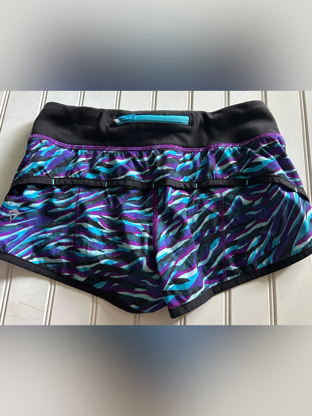 IVIVVA by LULULEMON girls size 10 shorts